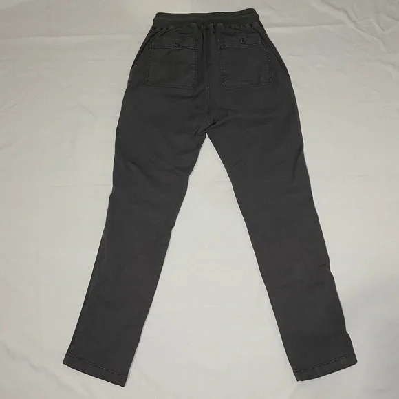 FAHERTY Brand Men's Traveler Pants Rugged Grey Size Small Drawstring Chino - Picture 9 of 9